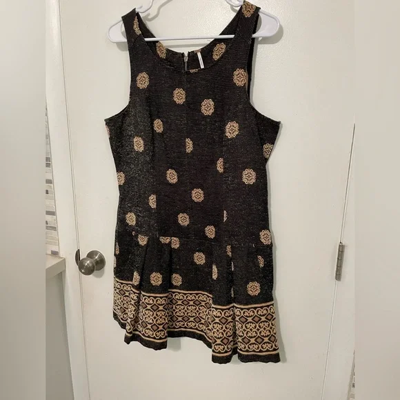 Free People Sleeveless black beige pleated bottom Tapestry dress with pockets 12 - Picture 3 of 8